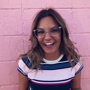 Meet your Posher, Alicia